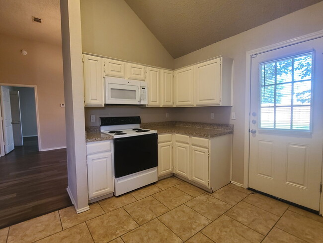Building Photo - COMING SOON - Cedar Hill: Large 5 Bedroom,...