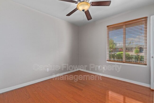 Building Photo - 5217 E Sheena Dr