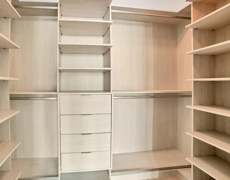 Building Photo - 480 NE 31st