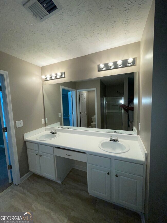 Building Photo - 102 Carolinas Way