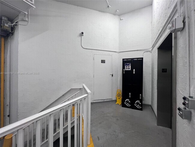 Building Photo - 770 Claughton Island Dr