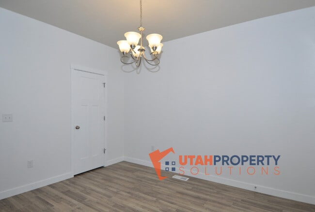 Building Photo - 14927 S Thunder Horse Ln