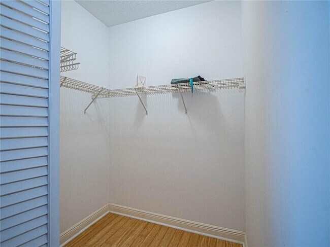 Building Photo - 5836 Pine Ridge Cir