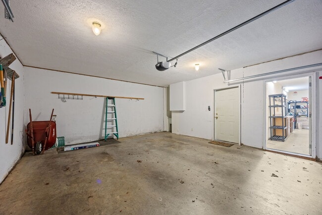 Building Photo - 73 Waters Rd