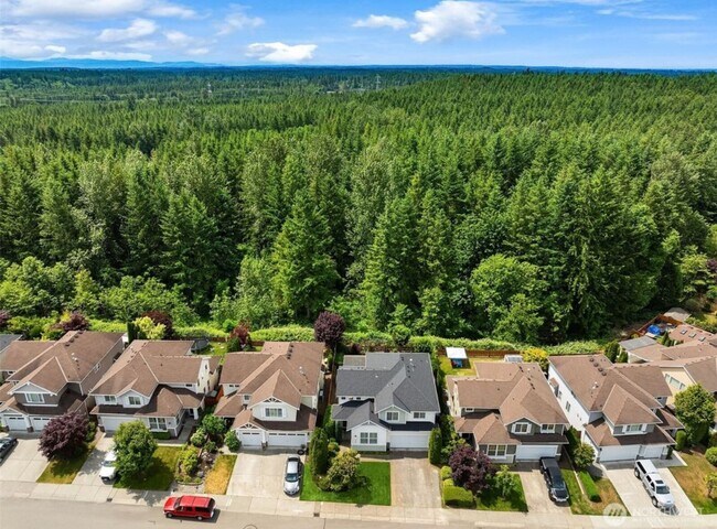 Building Photo - Beautiful Maple Ridge Highlands Home in Ma...