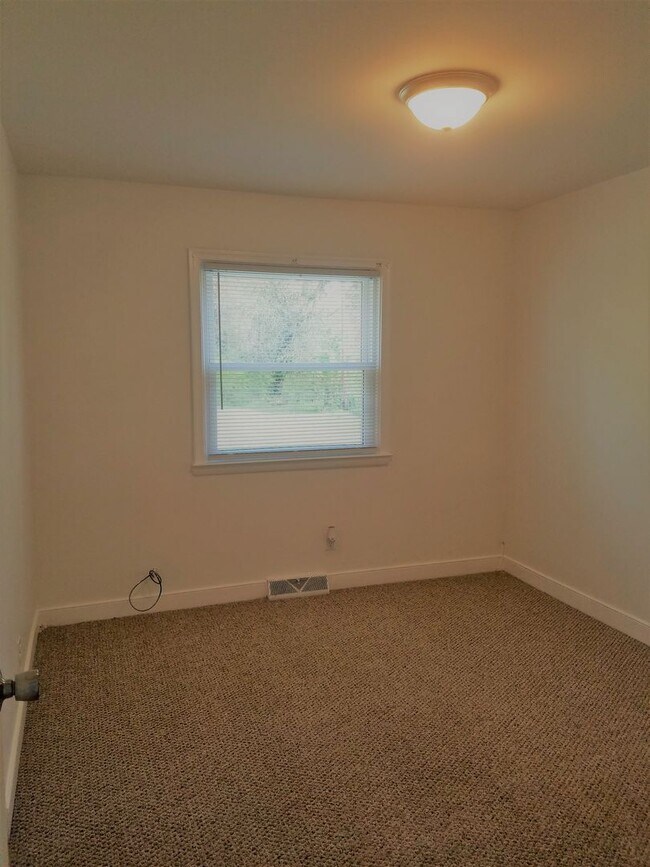 Building Photo - Brick ranch in Henrico off of Laburnum