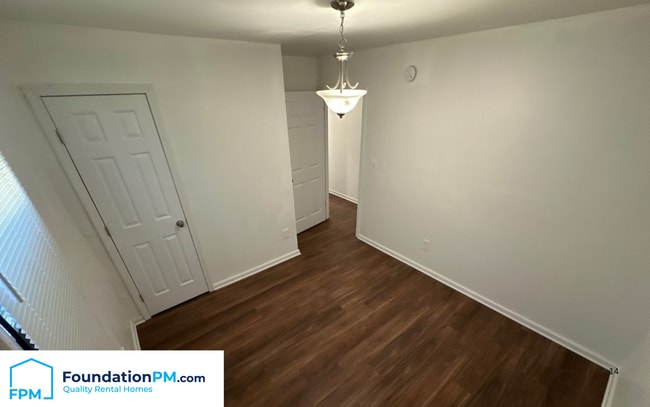 Building Photo - 1663 Humber St