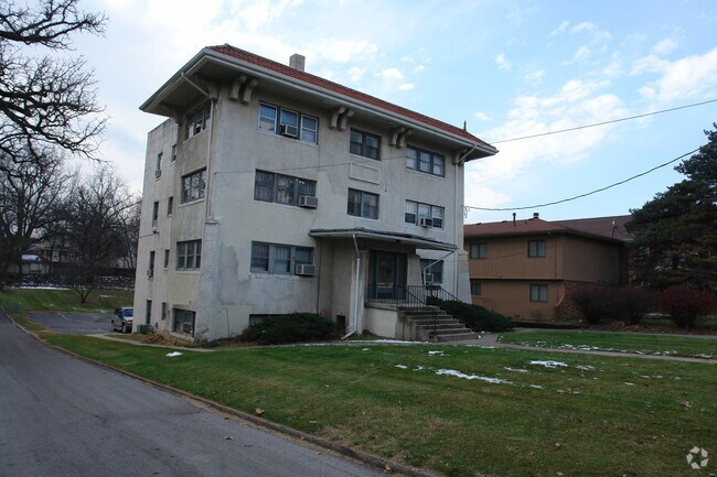Building Photo - 4000 University Ave