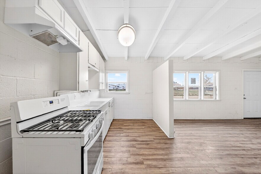 Building Photo - 11393 Lee Ave