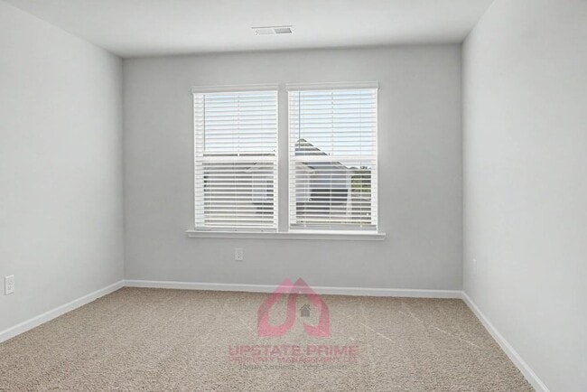 Building Photo - 376 Highline Trl