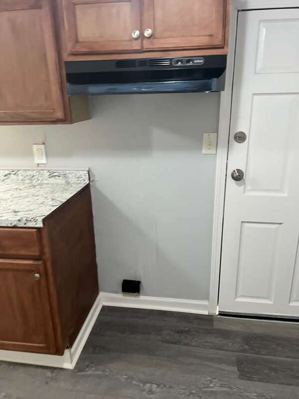 Building Photo - 5038 Westbrook Rd