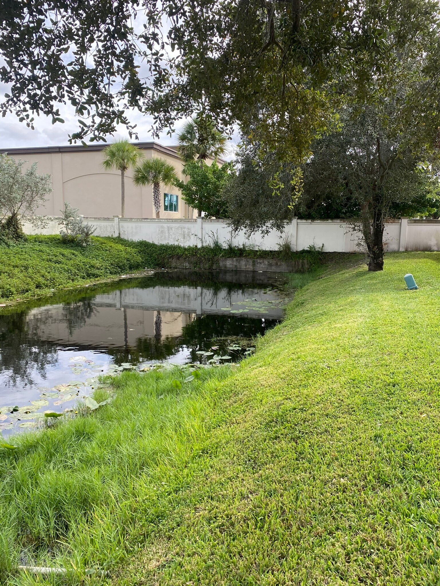 Building Photo - 3483 Coral Springs Dr