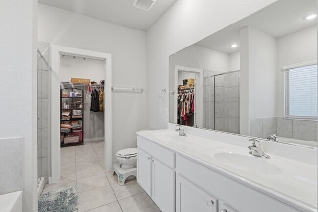 Building Photo - Move in June 2026! Beautiful 4 bd/3.5 bath near Randolph AFB!