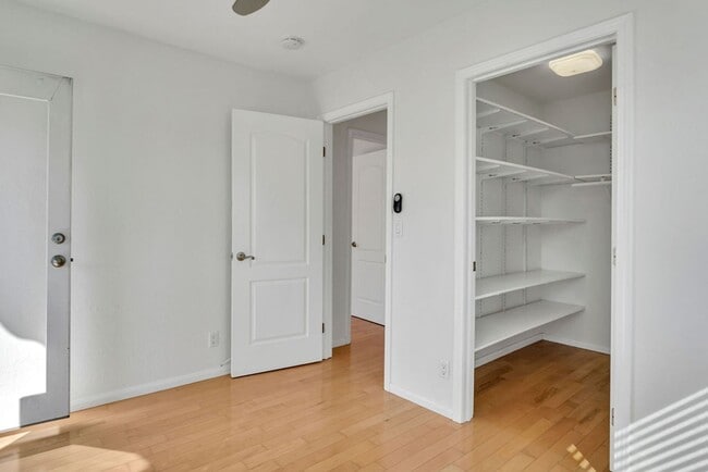 Building Photo - Great two story home in Pacific Beach close to the bay!