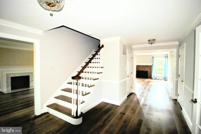 Building Photo - 1506 Chain Bridge Ct