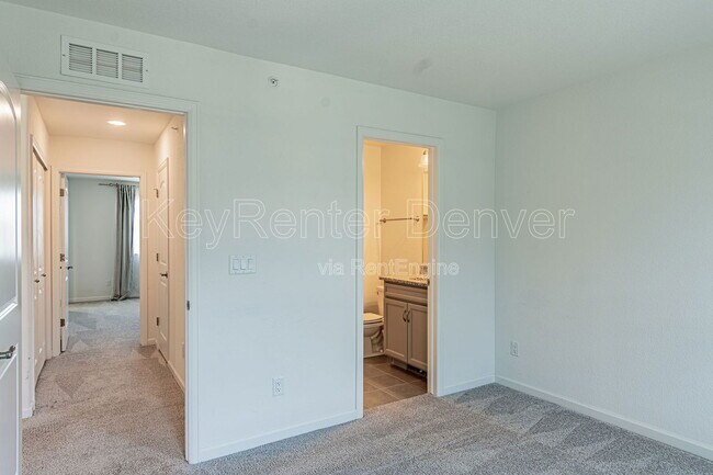 Building Photo - 5415 W 97th Ave