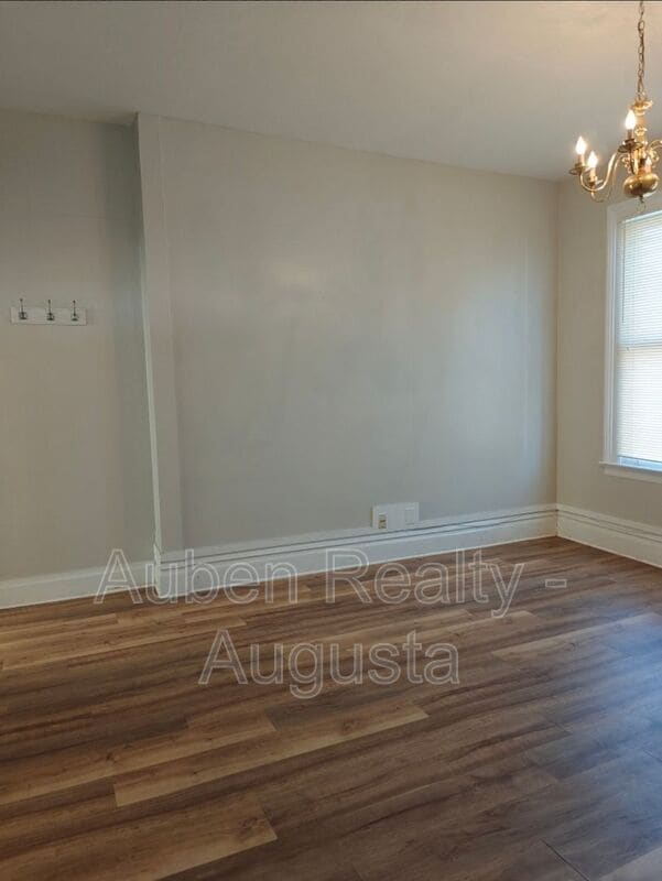 Building Photo - 410 4th St