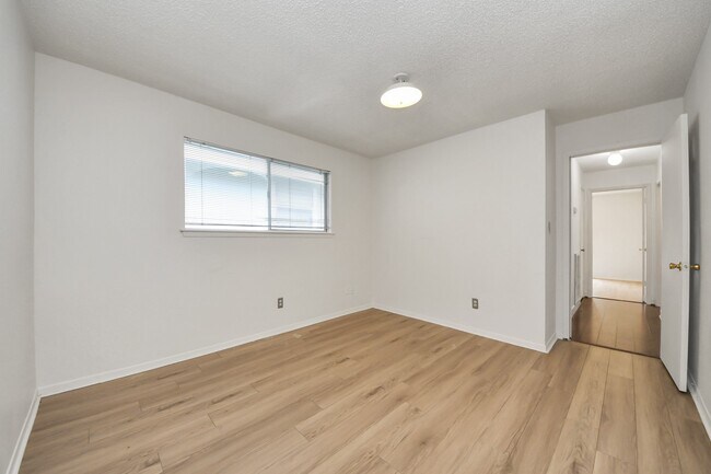Building Photo - 6230 Grandvale Dr