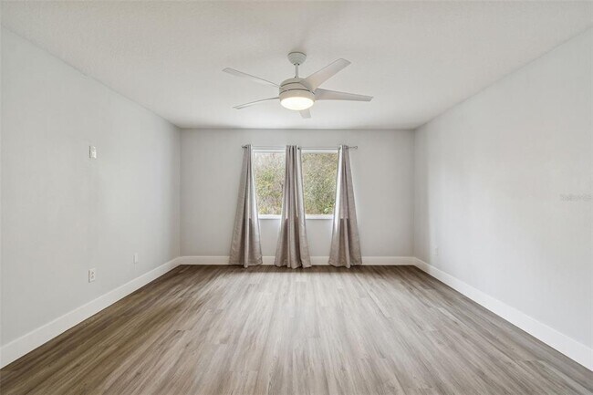 Building Photo - 18154 Sandy Pointe Dr