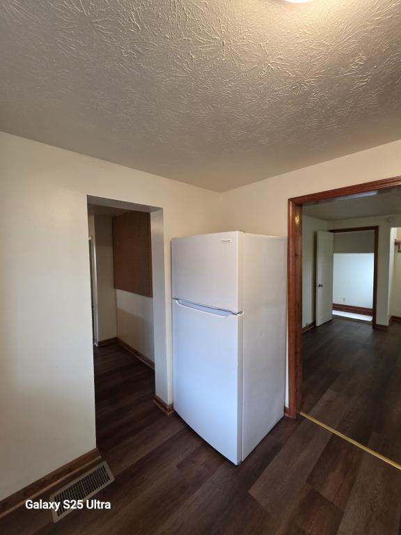 Building Photo - 820 S Locke St