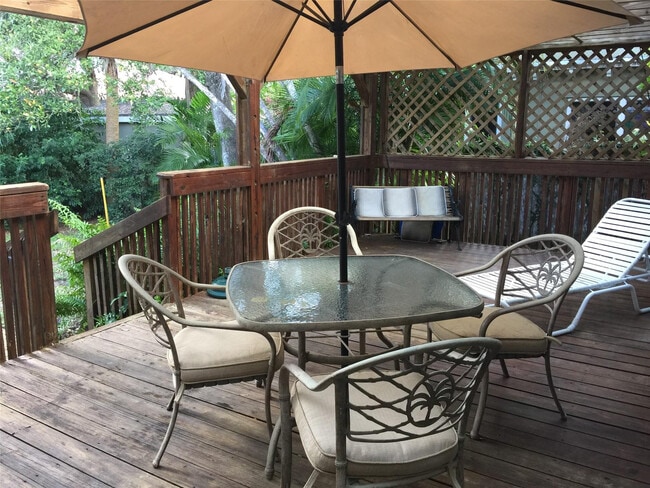 Building Photo - 1307 SW 18th Ct