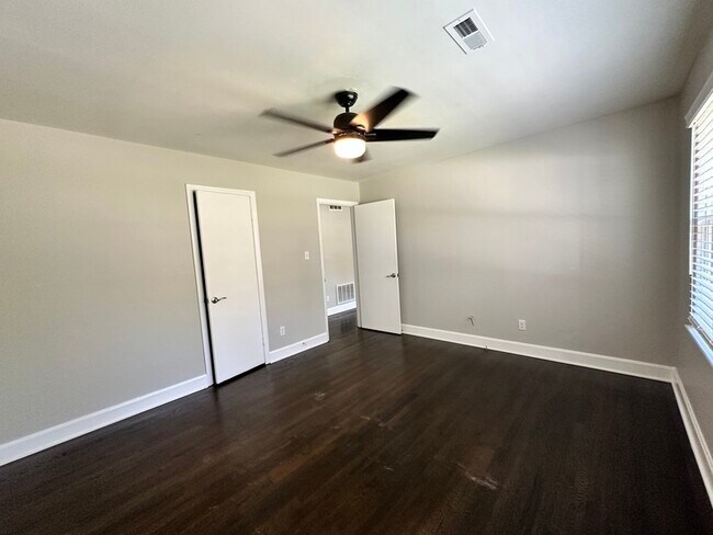 Building Photo - 3011 Amity Garden Ct