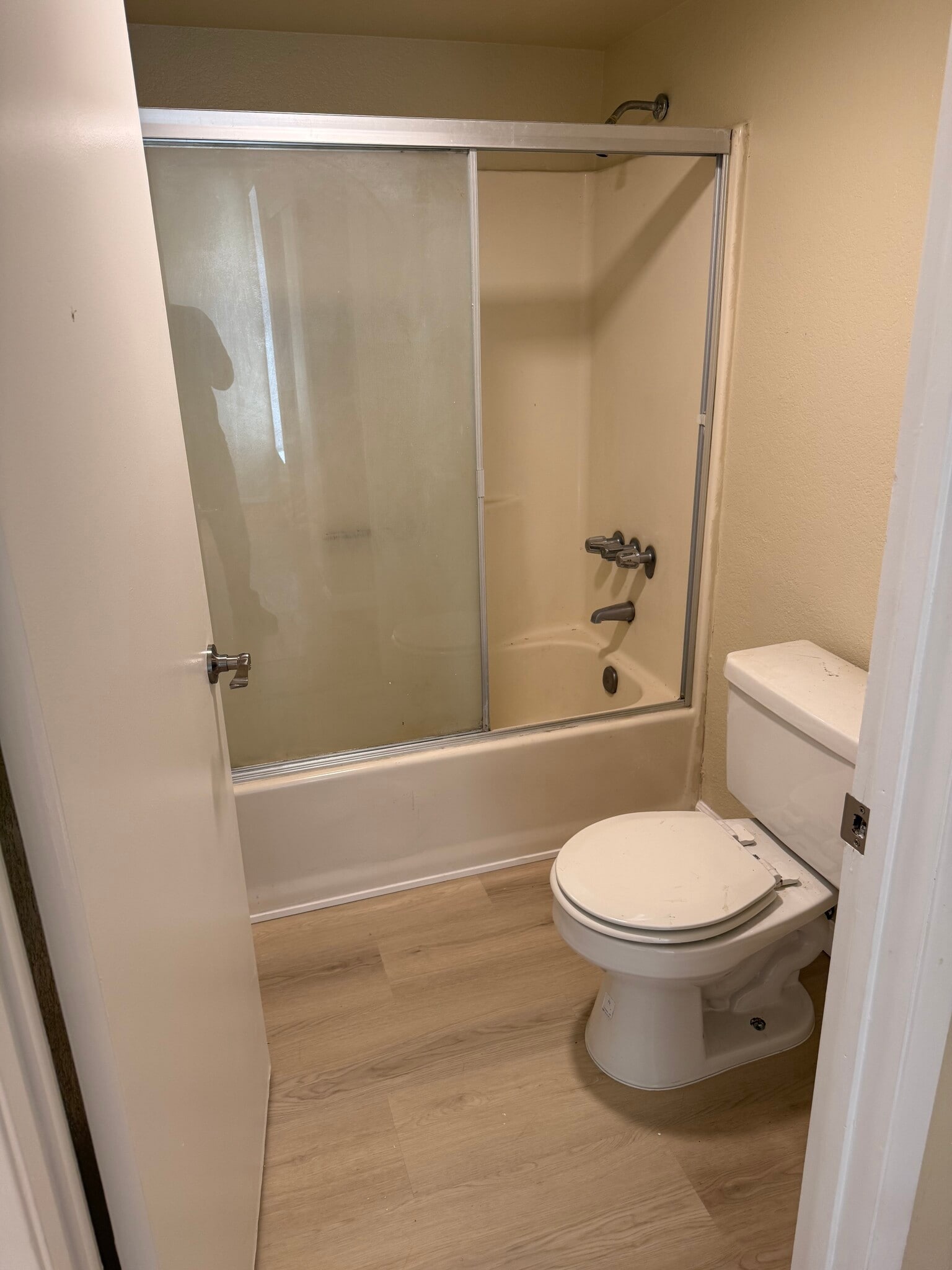 Second BD bathroom - 8900 Foothill Blvd