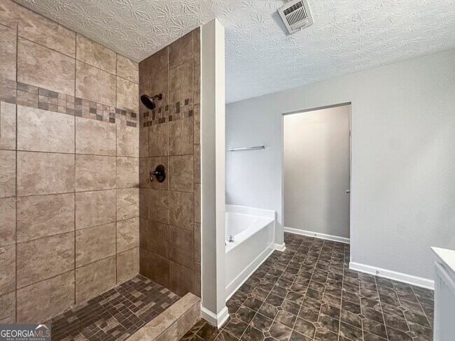 Building Photo - 3855 Shenfield Dr