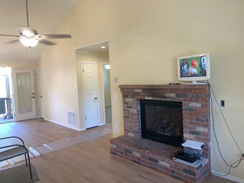 Full function - 1903 Cedarwood Dr