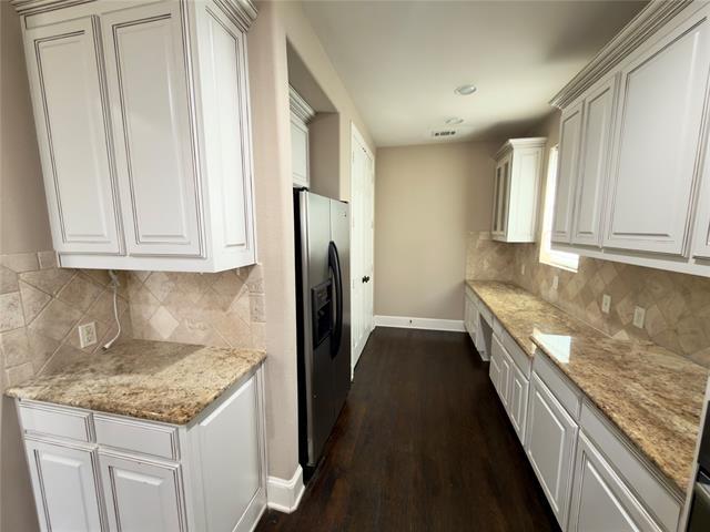 Building Photo - 408 Paluxy Dr