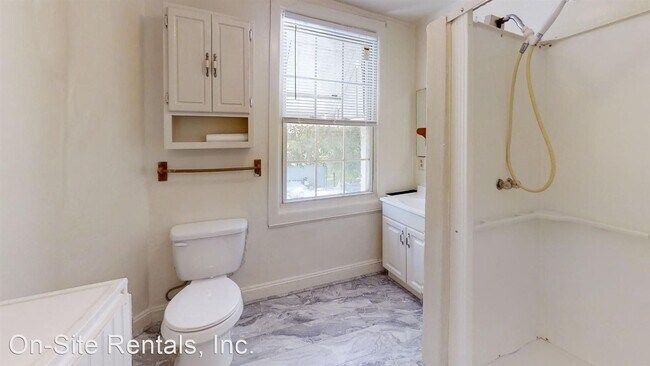 Building Photo - 2 br, 1 bath House - 5463 Trade St