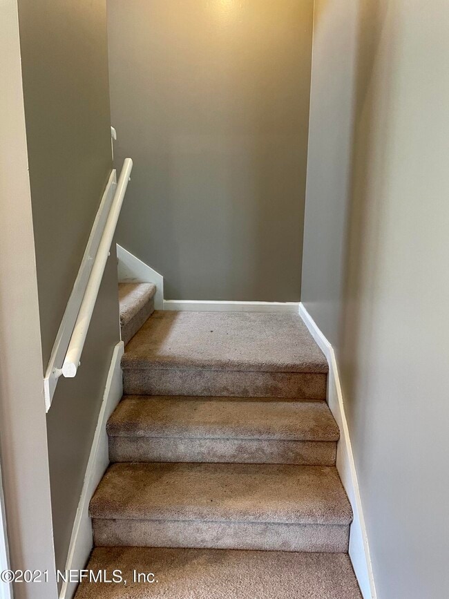 Building Photo - 400 Bayridge Ct