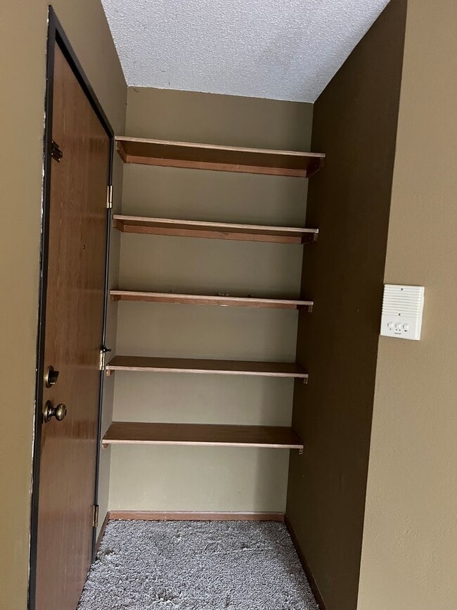 Building Photo - Tower Heights