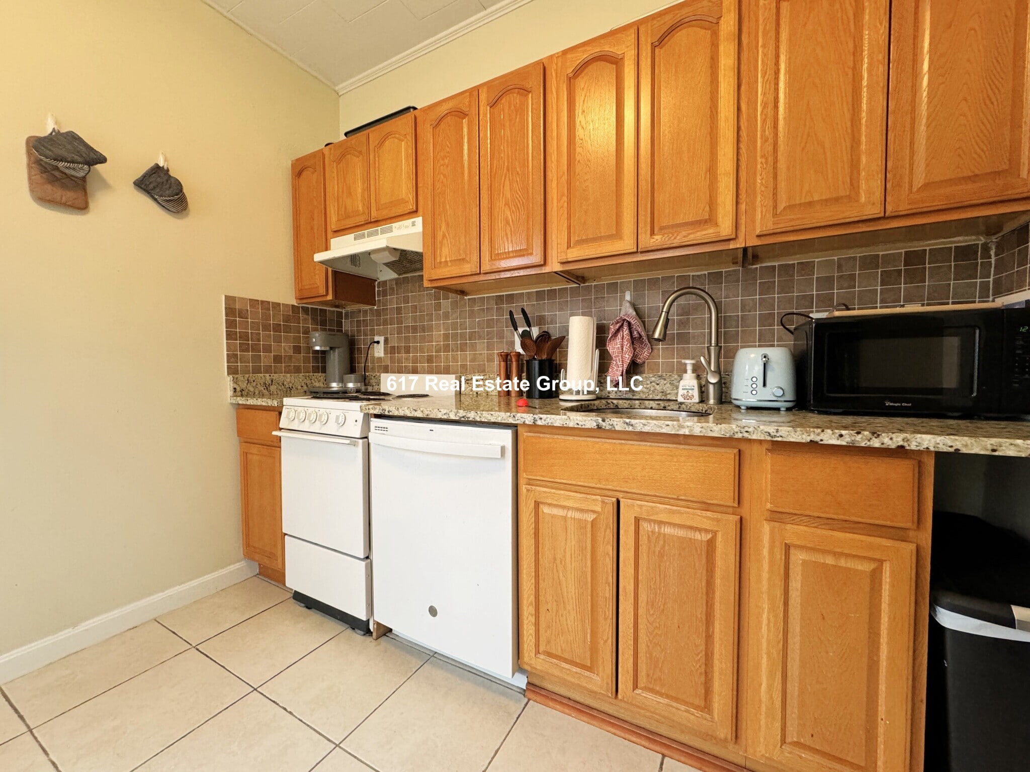 Building Photo - 18 Euston St