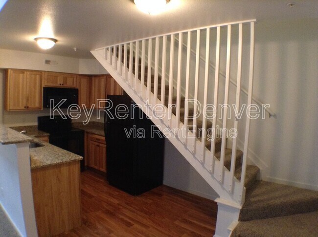 Building Photo - 8760 Corona St