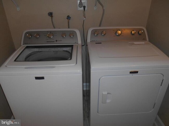 Building Photo - 3435 S Stafford St