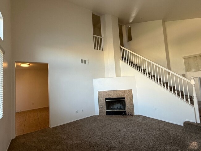 Building Photo - Brentwood Community- Centrally Located- 3 ...