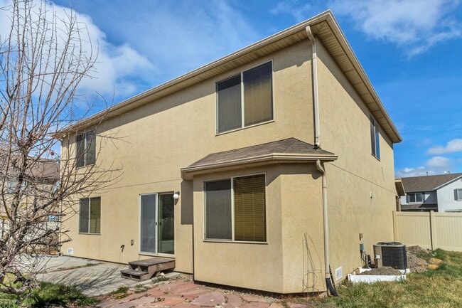 Building Photo - 2867 W 400 S