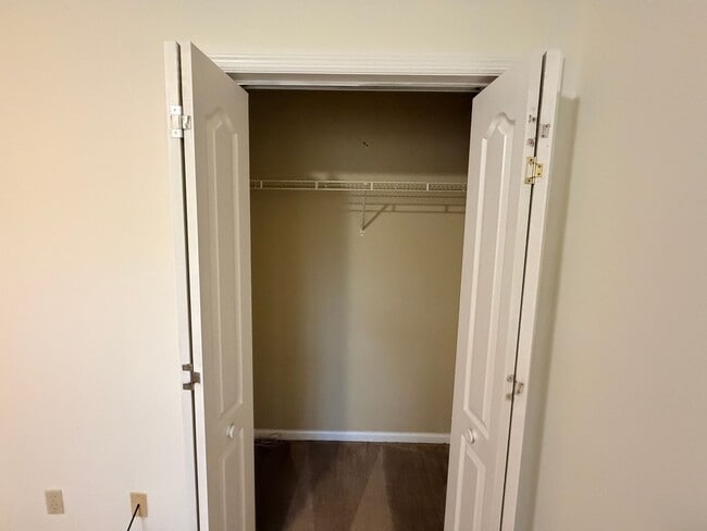 Building Photo - 3 Bedroom/2 Bath home in North Lake Subdiv...