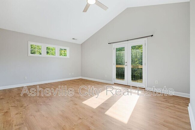 Building Photo - 84 Green Oak Rd