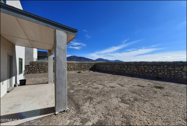 Building Photo - 600 Logwood Ave