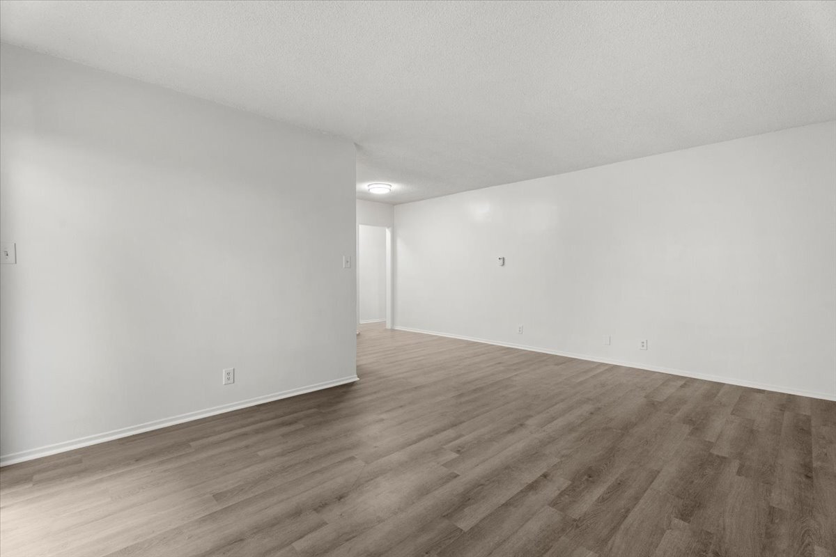 Building Photo - 1236 McClellan Dr