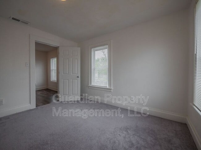 Building Photo - 108 N Buchanan St