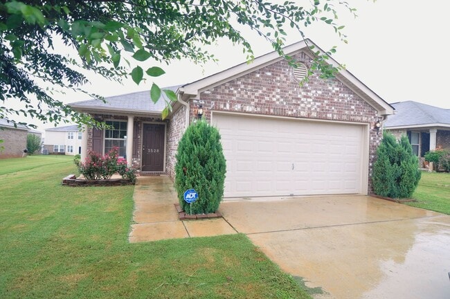Building Photo - 3528 Avalon Lake Dr SW