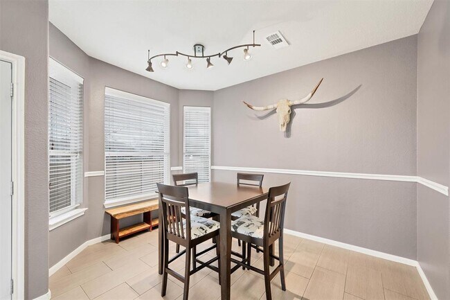 Building Photo - 2100 Pipers Field Dr
