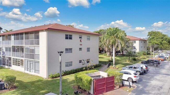 Building Photo - 100 SW 132nd Way