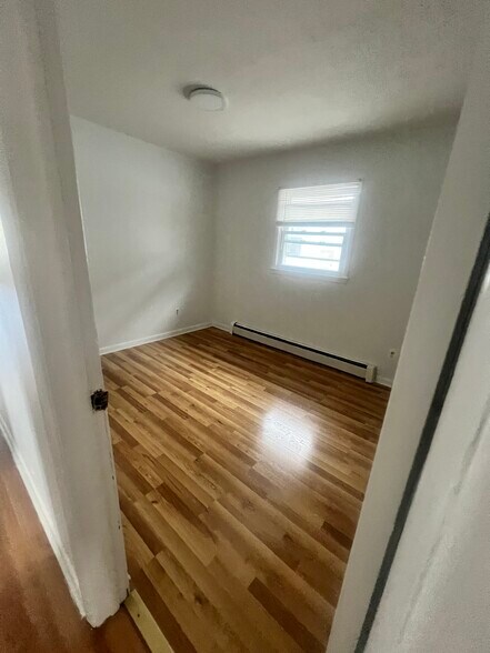 Building Photo - 8431 Columbia Ave