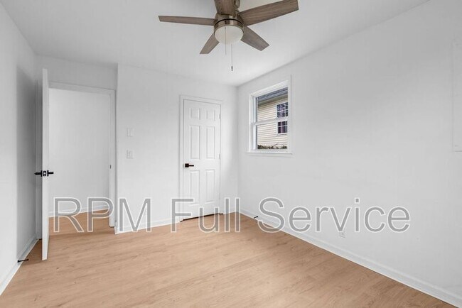 Building Photo - 1025 42nd Ave N