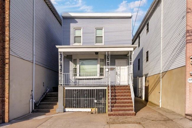 Building Photo - 104 McAdoo Ave