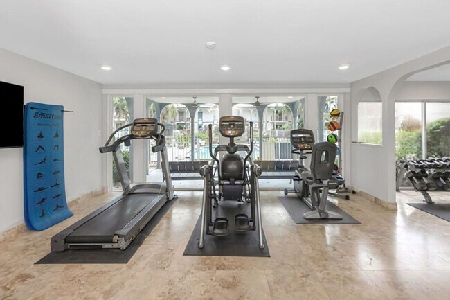 Building Photo - 4301 W Cleveland St